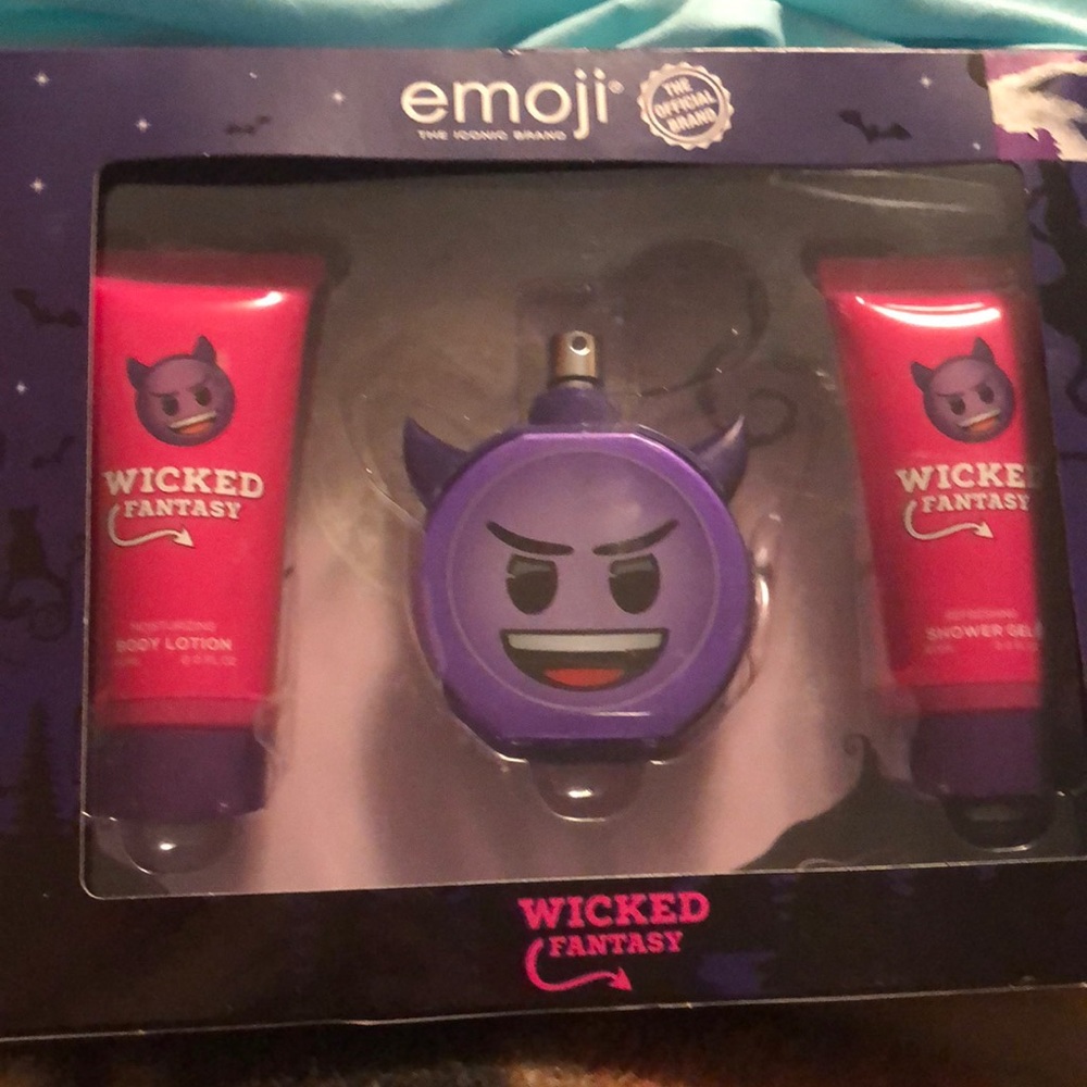 Perfume lotion shower gel set